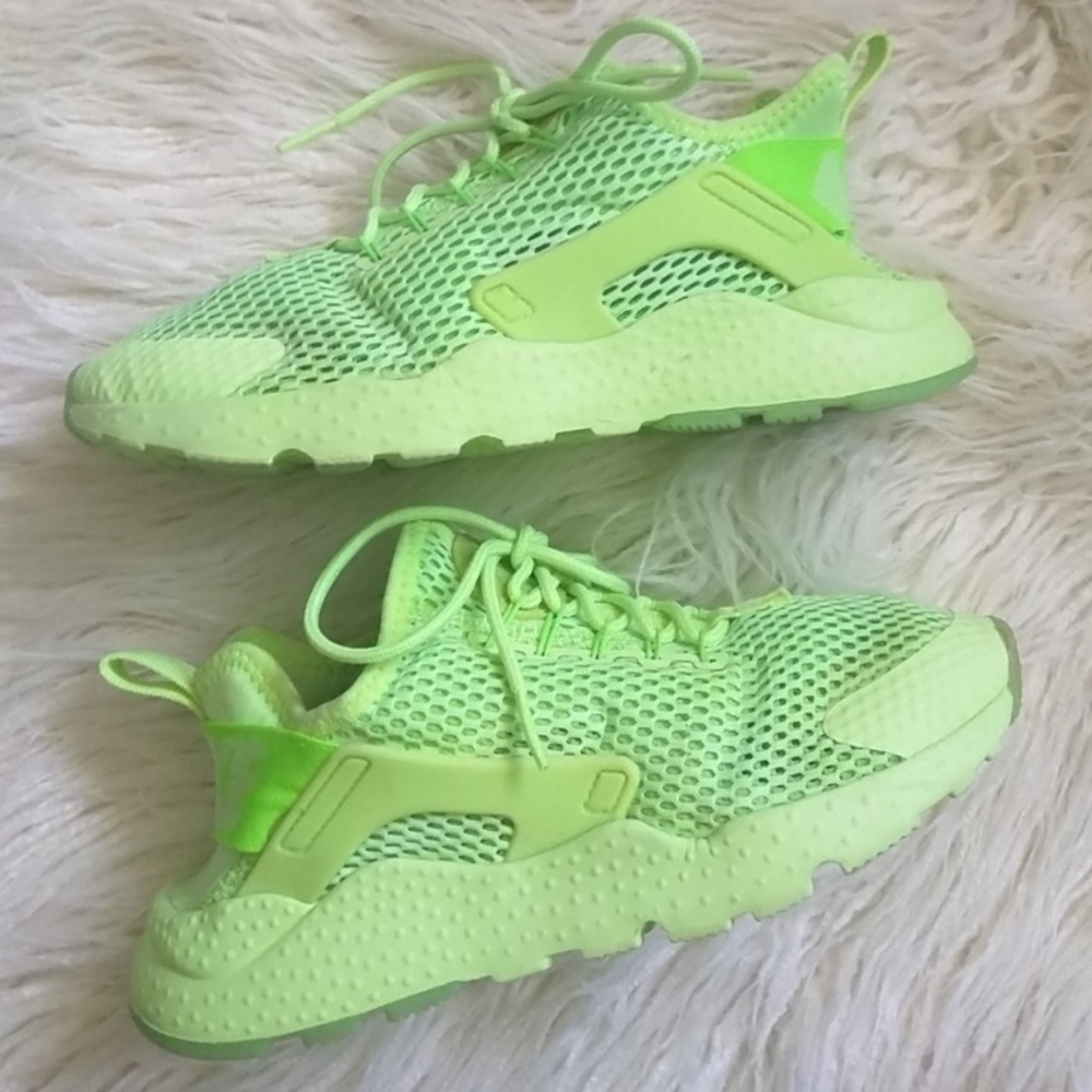 Nike Air Huarache ghost green